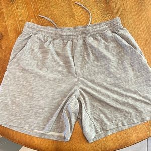 Lululemon 7” XL Heather Gray Linerless Pacebreaker